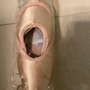 Capezio Cambre 1128W